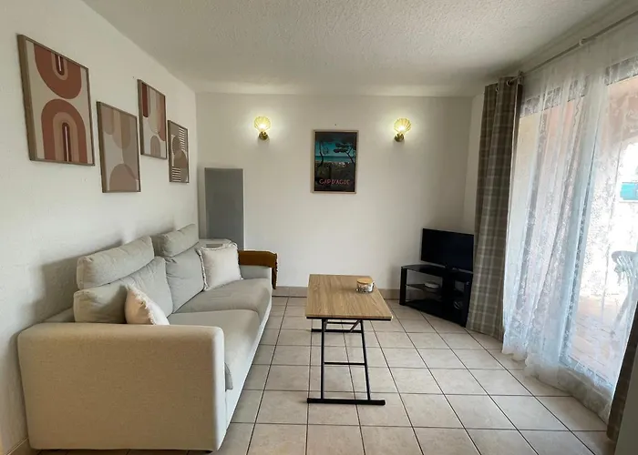 Rez-de-jardin Pinede Piscine Clim Proche Village Naturiste 230 アパート *